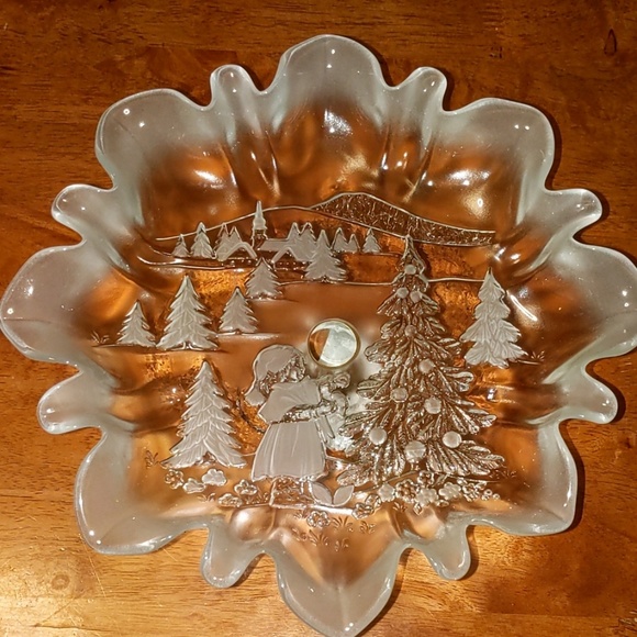 Mikasa Other - Mikasa pedastal bon bon plate